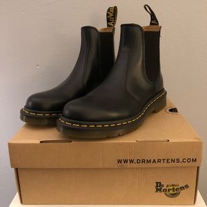 Dr. Martens 2976 Chelsea Boot